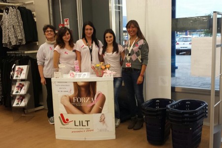Volontarie LILT e commesse KIABI Bologna insieme per la prevenzione