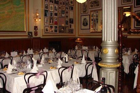 La bella sala del Ristorante Donatello agghindata per l'occasione