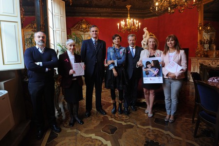 Foto di gruppo alla Conferenza Stampa di avvio Campagna Nastro Rosa