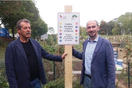 Il prof. Rivelli Presidente della Lilt Bologna insieme a Simone Borsari Presidente di quartiere