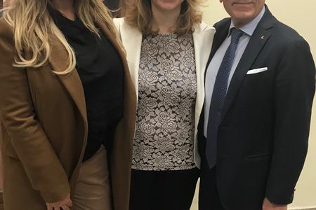 Il Presidente Nazionale Schittulli con l'On Giulia Grillo e la testimonial Selvaggia Lucarellli 