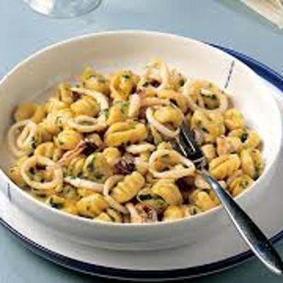 Gnocchi di ceci e totani (o calamari)